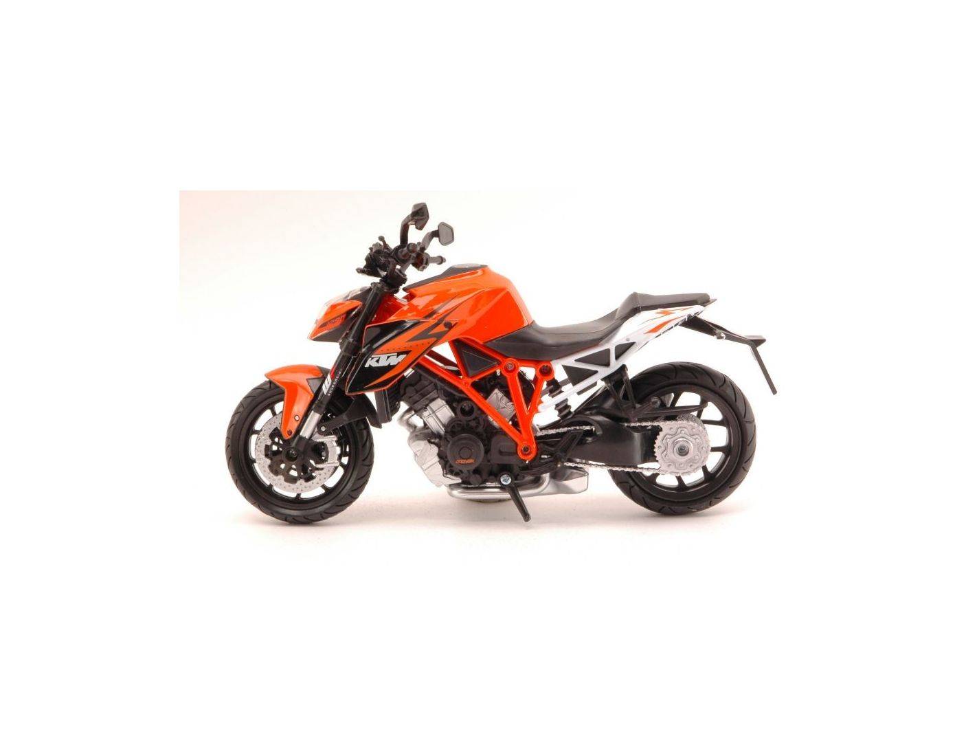 1/12  KTM 1290 Superduke R, 